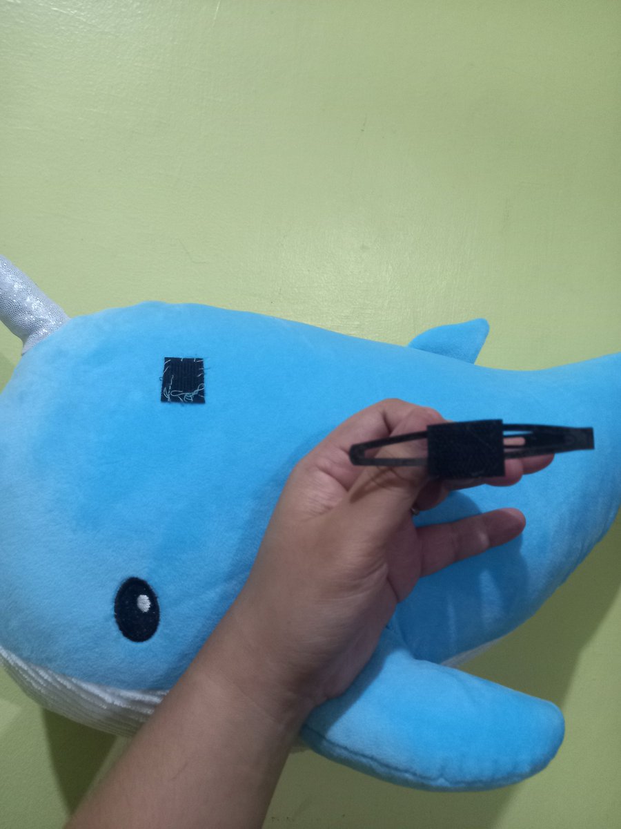 reddhues's tweet photo. My #childe narwhal is finally done! I put velcro tape on it so I can also wear it. Here is the finished product:

#Genshin #GenshinImpact https://t.co/RA1vwYWcDh