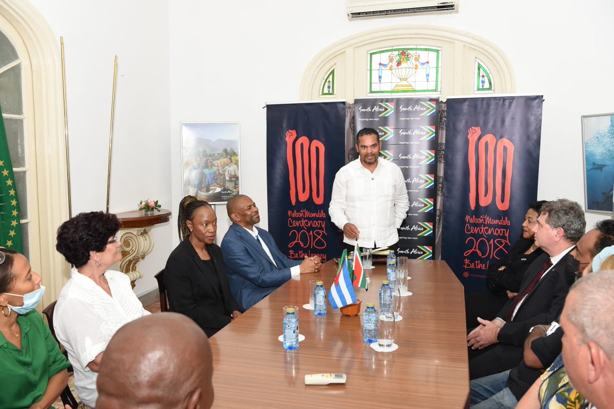 DIRCO_ZA's tweet photo. #SAinCuba | Deputy Minister @alvinbotes meeting with the South African Embassy staff in Havana, Cuba, led by Ambassador Yvonne Phosa, on the sidelines of the 16th South Africa-Cuba Joint Consultative Mechanism.
#SACubaJCM
@SAEmbCuba @UbuntuRadioZA https://t.co/ucrHVAFiaz