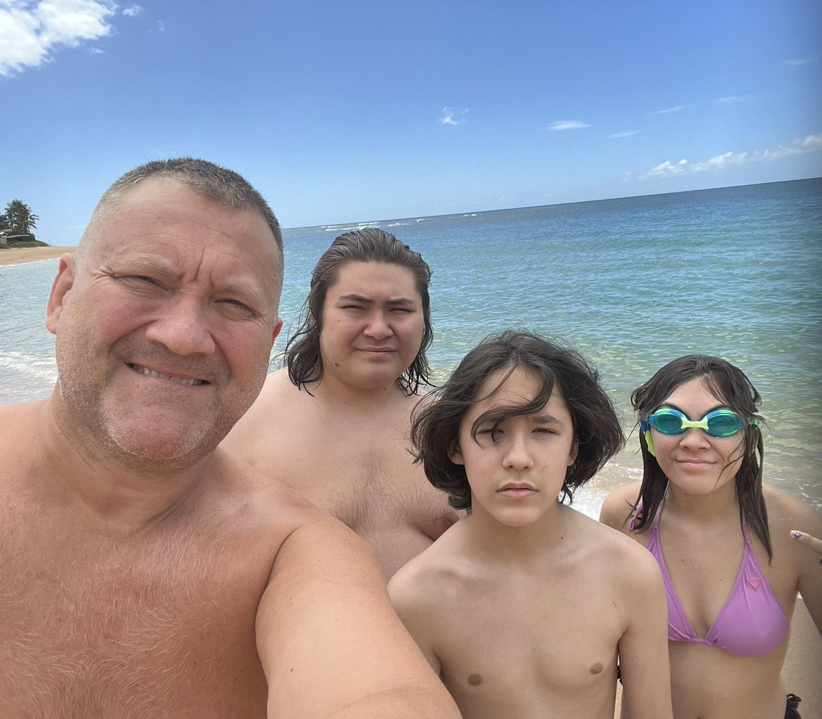 HT911's tweet photo. @thereallisaann Even if the gym is in Hawaii! Aloha Lisa!! #FF4Life Be blessed! #familyfun https://t.co/3t0mIq5cWz