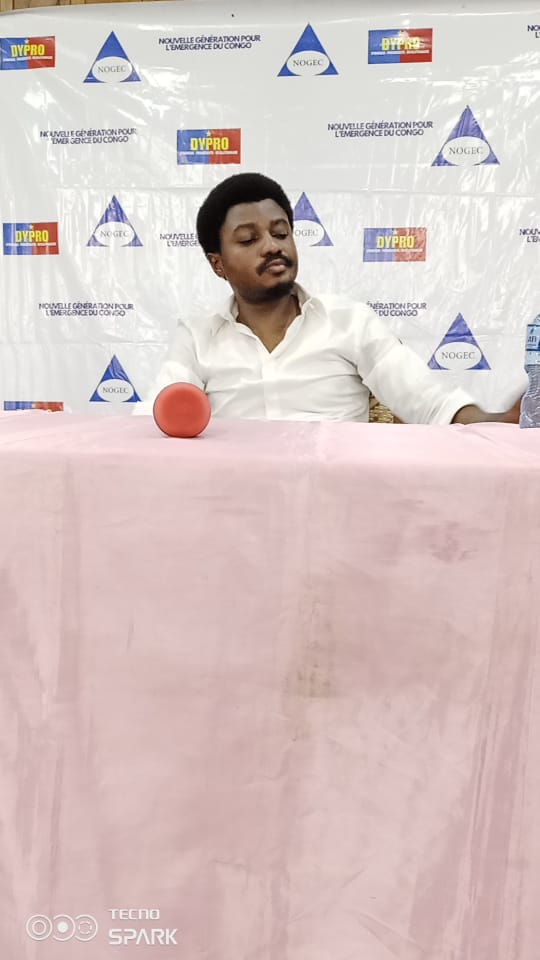 victor_lenzo's tweet image. POLITIQUE : "La Meilleure constitution au monde c'est la volonté du Peuple. Le peuple réclame le changement et l'émergence du Congo".

@ConstantMutamba dans le Grand Kasaï, La DYPRO s'organise pour affronter les élections dans le délais constitutionnel. 

#DYPRO