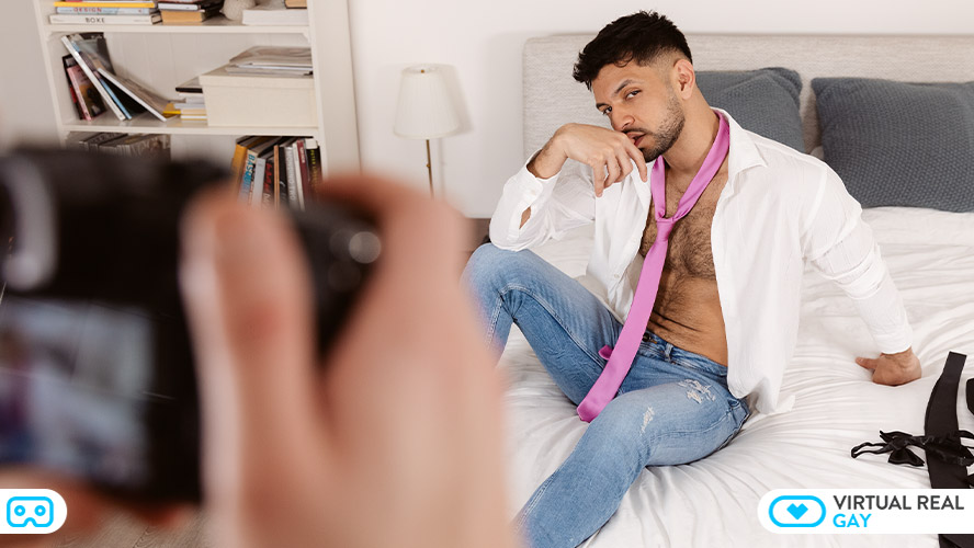 1 pic. ??? The model @oskarGM7 is doing a photoshoot. It begins like others, but as he is taking his