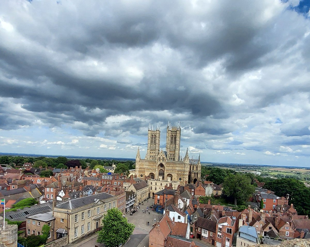 Really exciting news! We're seeking a Speech &amp; Language therapist with clinical/HEI experience of children with SLC needs. Join a brand new teaching team: MSc pre-reg SLT programme at University of Lincoln.
#SLT #SLCN #Lincoln
 👇🏿👇🏽👇🏼 jobs.lincoln.ac.uk/CSS461A  or DM me