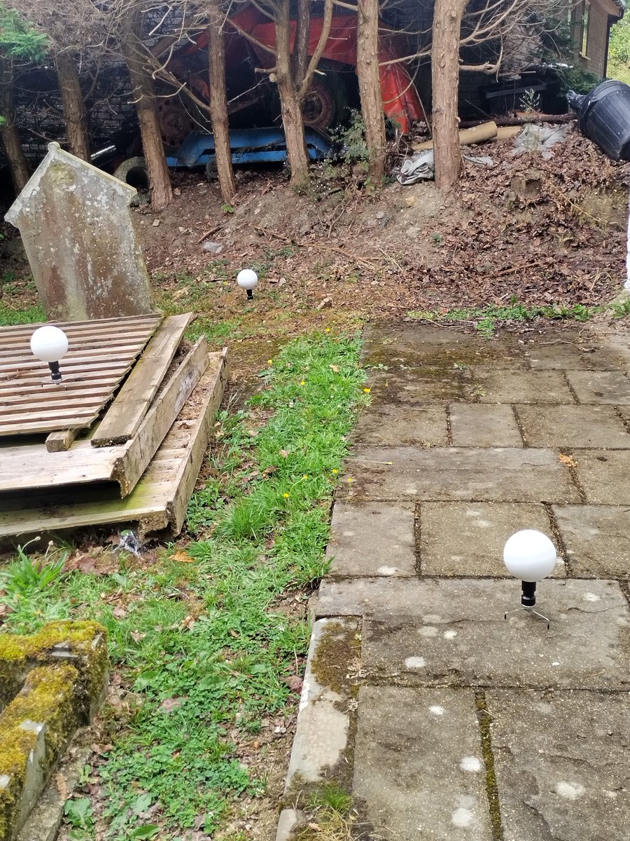 CapeliCymru's tweet photo. Strange 'out of space' looking baubles have found their way to Capel Carmel, Nantmel, Sue, Jayne and Meilyr from @RC_Survey @RCAHMWales will explain the technical reasons they are needed in the laser scanning of this gem of a chapel in @PowysCC
#CapeliCymru https://t.co/4rNJEepur9