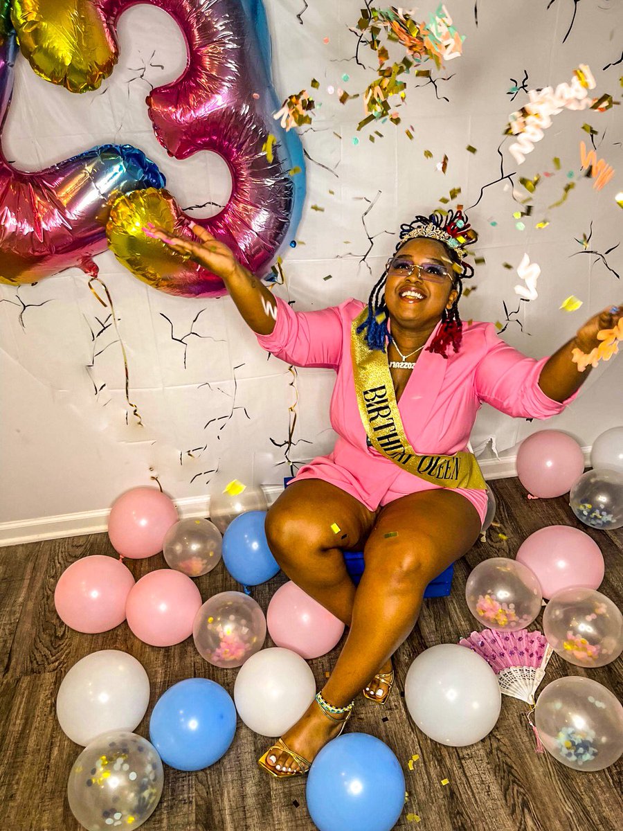 jaybug720's tweet photo. Made it another 365 🥂💖🎉💙7/20 https://t.co/NmRIZvs6Va