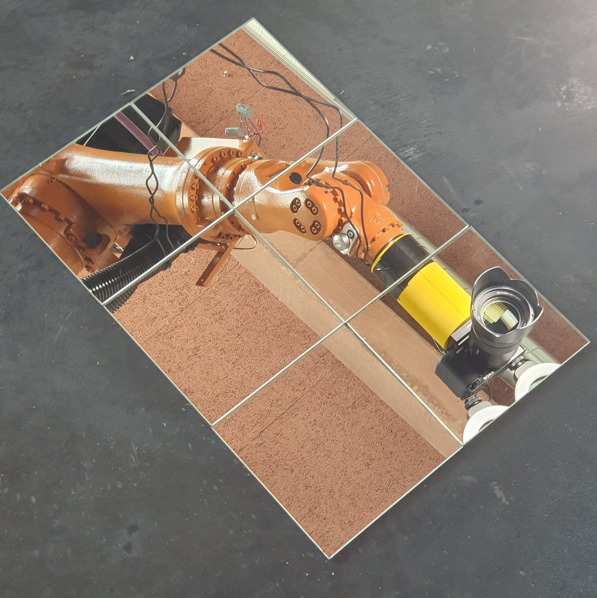 A robot taking a selfie <a href="/FabLabSUPSI/">FabLab SUPSI</a> <a href="/maindmaster/">maind master</a>