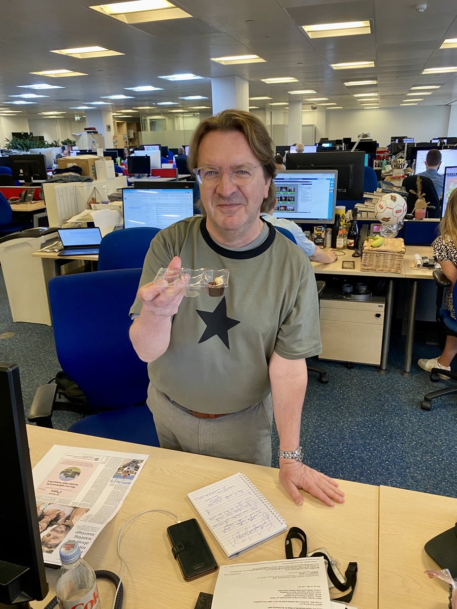 SilvanaFranco's tweet photo. Am very fortunate to be freelancing a couple of desks away from very kind chocolate expert ⁦@ccAndrewBaker⁩ - the moment he rustles a little something special out of his drawer is the highlight of my working day #🙏 https://t.co/ns7U1Q1Q8F