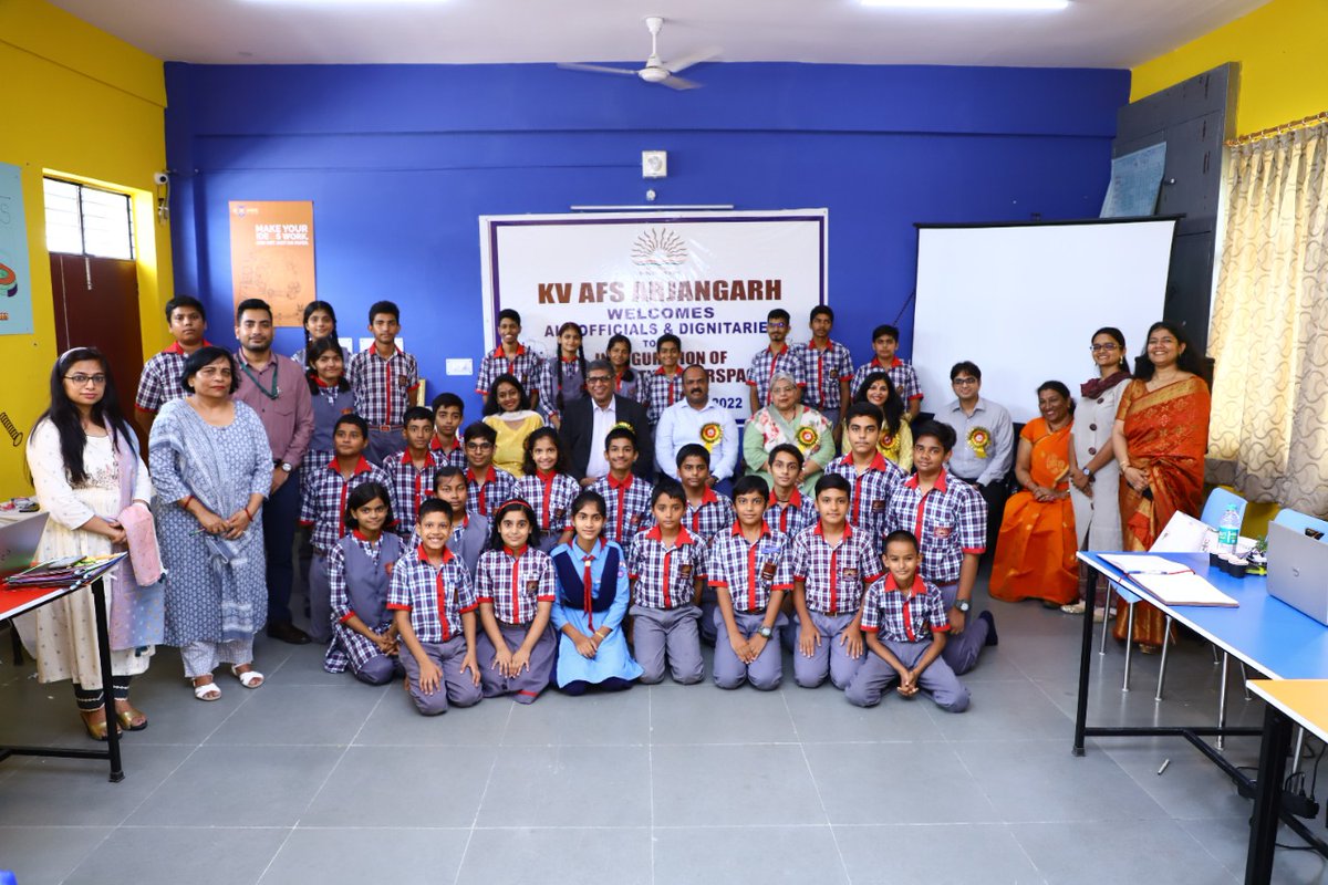 AIMtoInnovate's tweet photo. Taking the tinkering movement a notch above!✨���
After setting up 10,000 #AtalTinkeringLabs across the country, we are proud to announce the launch of a 'Community Makerspace' in association with @DellTechIndia, @KVS_HQ and @LLF_IN at Kendriya Vidyalaya Arjan Garh, Delhi. https://t.co/IP1WP0xBWo