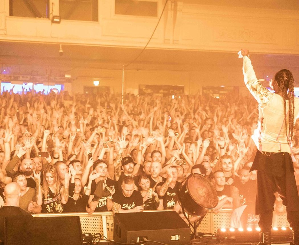 the_prodigy's tweet image. London Brixton , u were massive , what a Fukin night !  
We are ready for round 2 tonight ! Respect to all the Prodigy warriors in the house , 
We live forever ✊🏴‍☠️
#theprodigy
#attackmode
#weliveforthebeats
Photos by @shootinginvader
And Alfie Blue