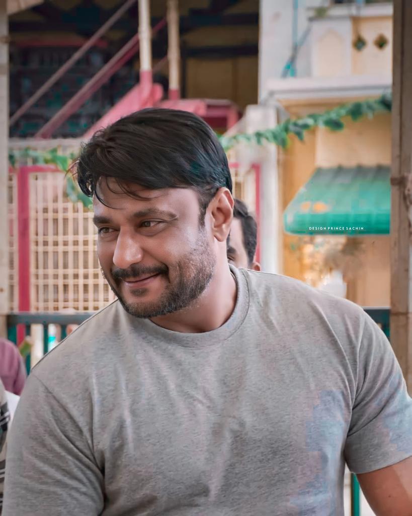GaganaS16550773's tweet photo. Cutest smile 🤗🥰😘Love u boss❤️
#DBoss #BossOfSandalwood #bossofkarnataka https://t.co/x8SM2WMv0o