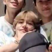Joy07090921's tweet photo. Omg blond taehyung??😍😍😍😍 https://t.co/NF6at8vX1i