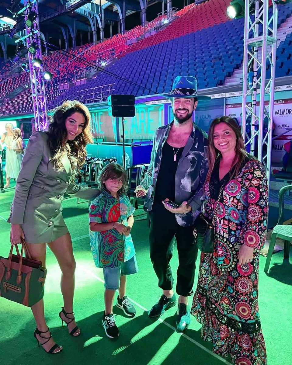 EvelinMastro's tweet photo. ALEX DELIA e #Marianna_moda_mare
Serata Pinupstars
#AlexBelli #deliaduran #durelli #Pinupstars https://t.co/Is5nNH6blG