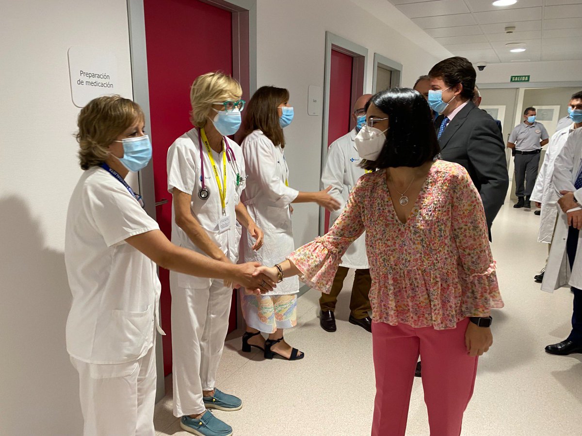CarolinaDarias's tweet photo. Desde el Gobierno de España @sanidadgob vamos a invertir más de 38 Millones € en equipos de Alta Tecnología en los hospitales de Castilla y León. Seguimos mejorando la vida de la gente. Este es nuestro compromiso y nuestra determinación. #FondosNextGeneration 🇪🇺🇪🇸 https://t.co/DWfolB9VOu