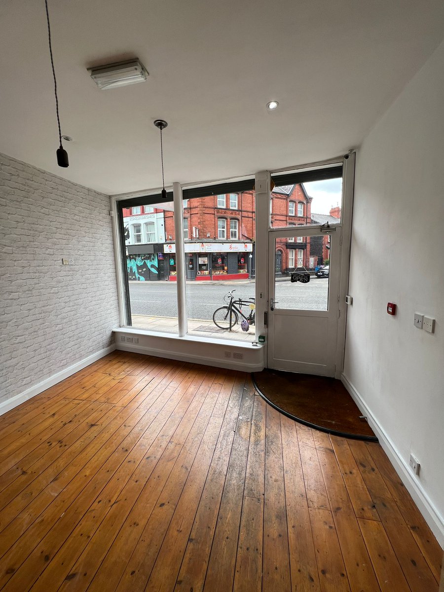 We've made it to 200 donations!

As promised here is a photo I took inside our potential shop. I the floors and window so dearly. Help us do this. 

gofund.me/9d26032b