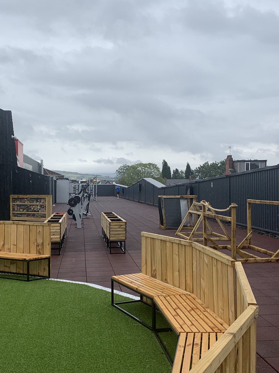 hayleylever's tweet image. Amazing rooftop space- sensory garden and exercise space.