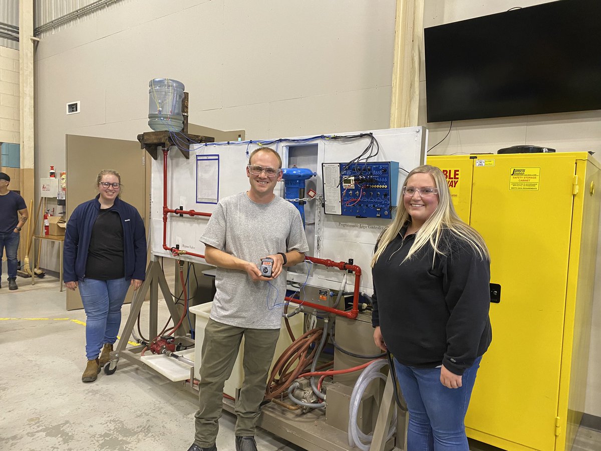 Loved watching my students present their capstone power engineering projects!! <a href="/georgiancollege/">Georgian College</a> #techreport #powerskillslab