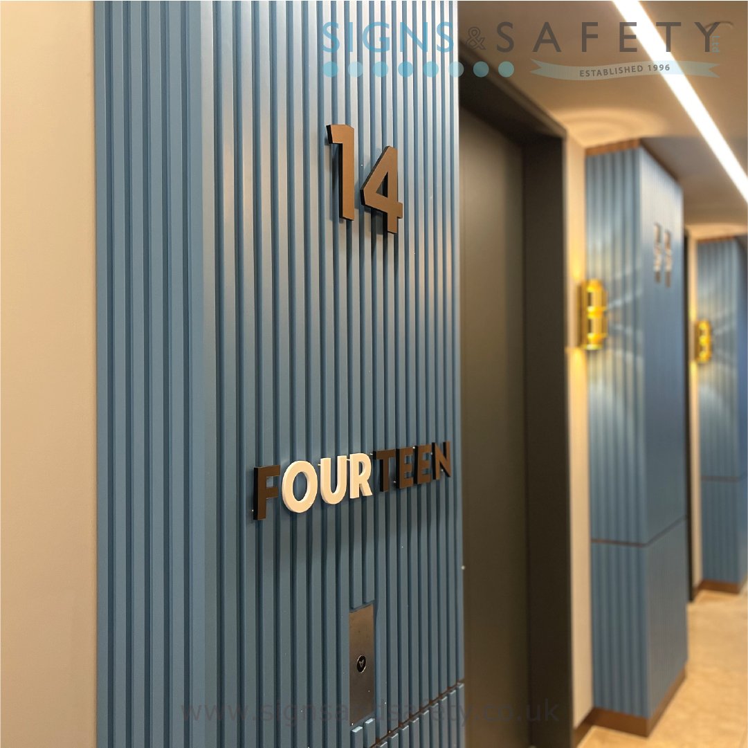 SignsandSafety's tweet photo. Lovely little job completed at Canary Wharf on behalf of CBRE.

To find out more about our bespoke signage solutions please visit our website or contact us.

https://t.co/ROAvaRpmGh 

#Bespokesignage #Signdesign  #Signproduction #CBRE #Wallart #CanaryWharf #Lobbysignage #London https://t.co/VTA89X9CkD