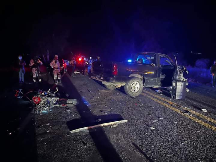 ImparcialOaxaca's tweet photo. #MientrasDormías|Se registra fuerte #accidente en la Carretera Federal 190, a la altura de #Nochixtlán cerca de la desviación a Yucuita. Toma tus precauciones y vías alternas 

#vial

https://t.co/bjOk5H40hw https://t.co/QwmDS4I4ZN