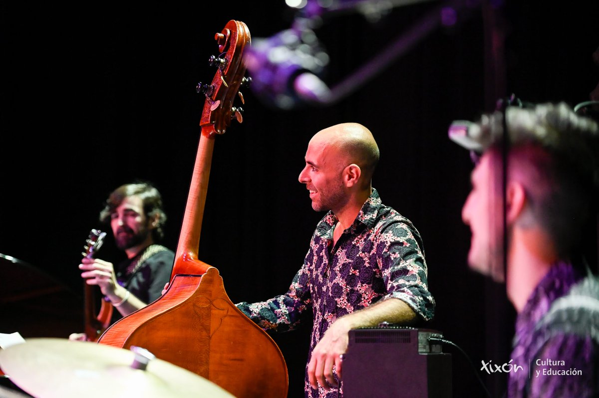 Selección fotográfica #MúAX 2022 (23) 
Concierto: "Jazz about Bach"
Ariel Brínguez
<a href="/Culturagijon/">Cultura Gijón /Xixón</a> <a href="/guitar_javi/">Javier Sánchez</a> #RubénCarles #DaniGarcíaDiego #FedeMarini
📷 @pabloalbala