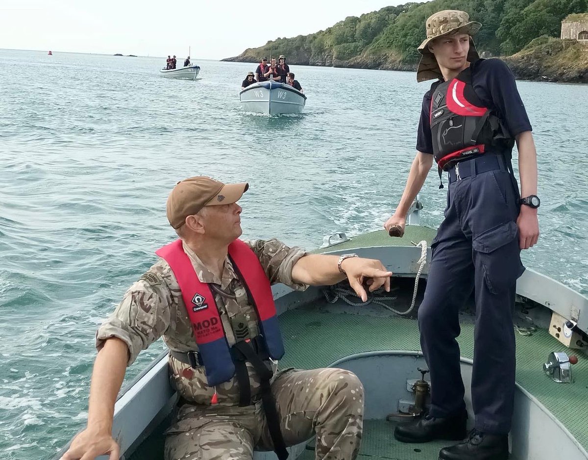 RNReserve's tweet photo. ARP made the short journey to from @HMS_Raleigh to @DartmouthBRNC to undertake marinisation training on the River Dart. The recruits used their knowledge of currents, ropework and tides to successfully complete exercises up and down the busy stretch of water. 🚤🪢
#SailorFirst https://t.co/LIevTKgIGt