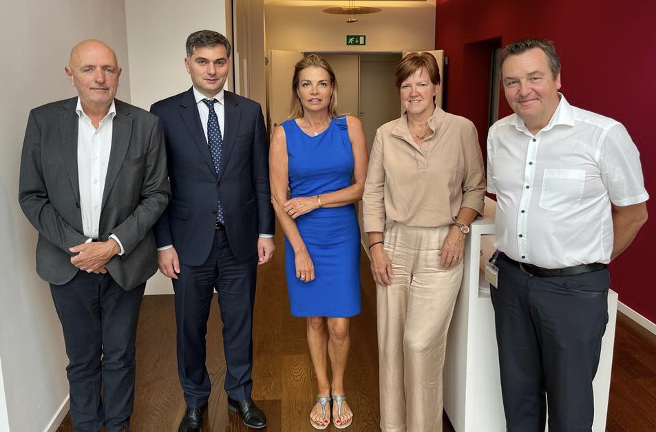 AmbVatoM's tweet photo. Pleasure 2meet @markdemesmaeker @ElsVanHoofcdenv @goedeleliekens & @G_Dallemagne from Friendship Group of🇬🇪 in @LaChambreBE.
Discussed 🇬🇪-🇧🇪cooperation & MPs upcoming visit 2🇬🇪.
T/about 🇬🇪's #EuropeanPerspective as well as regional security challenges & 🇷🇺's aggresion against🇺🇦. https://t.co/zxEUOllEoL