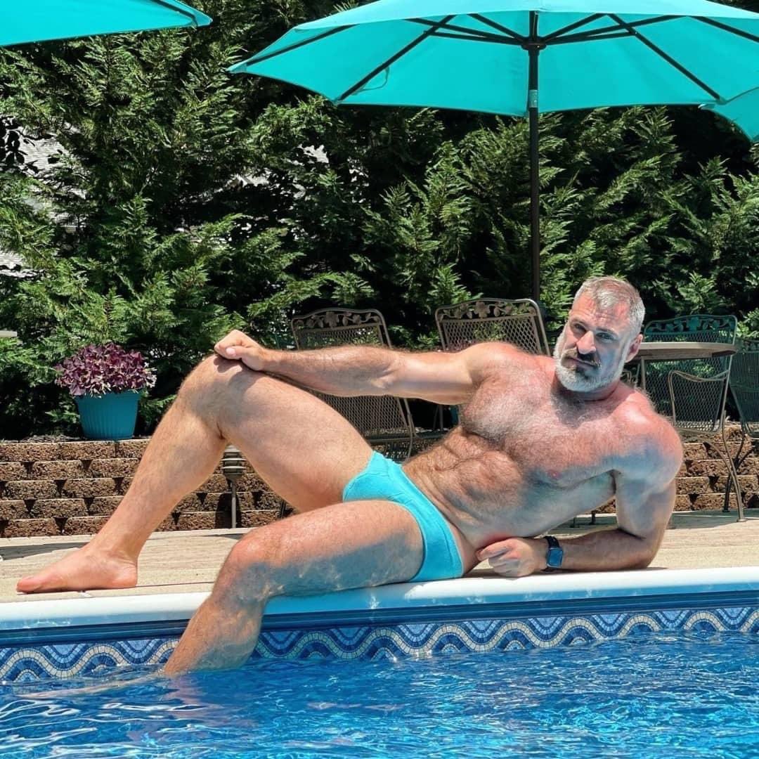PrimalUrges01's tweet photo. After a day playing in the pool with daddy, come visit us inside Menjos. Grab a cool drink and have some evening fun browsing through the store for some nighttime fun!
#primalurges01 #MenjosComplex #hairycheat #maturedaddy #maturemuscle #beard #Thighs #adultnovelties #daddy https://t.co/Ek39sUcH56