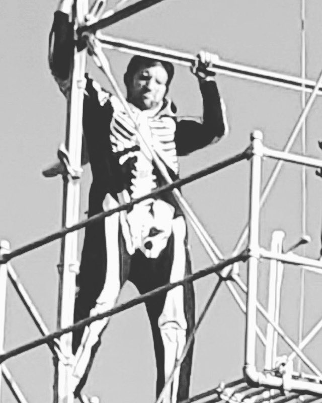 mrbonetangles's tweet photo. Austin, TX July 21, 2022 I completed my dream of climbing a Moontower. See the video of the climb on Mr. Bonetangles YouTube. https://t.co/crypxvLeuw