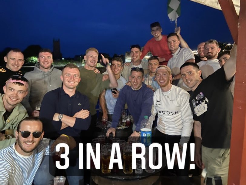 jjbowlespub's tweet photo. Delighted to host the Limerick Hurling Team last night. Phenomenal achievement and a great bunch of lads!
#3InARow
#Limerick
#JJBowles https://t.co/MYcvmCtXI2
