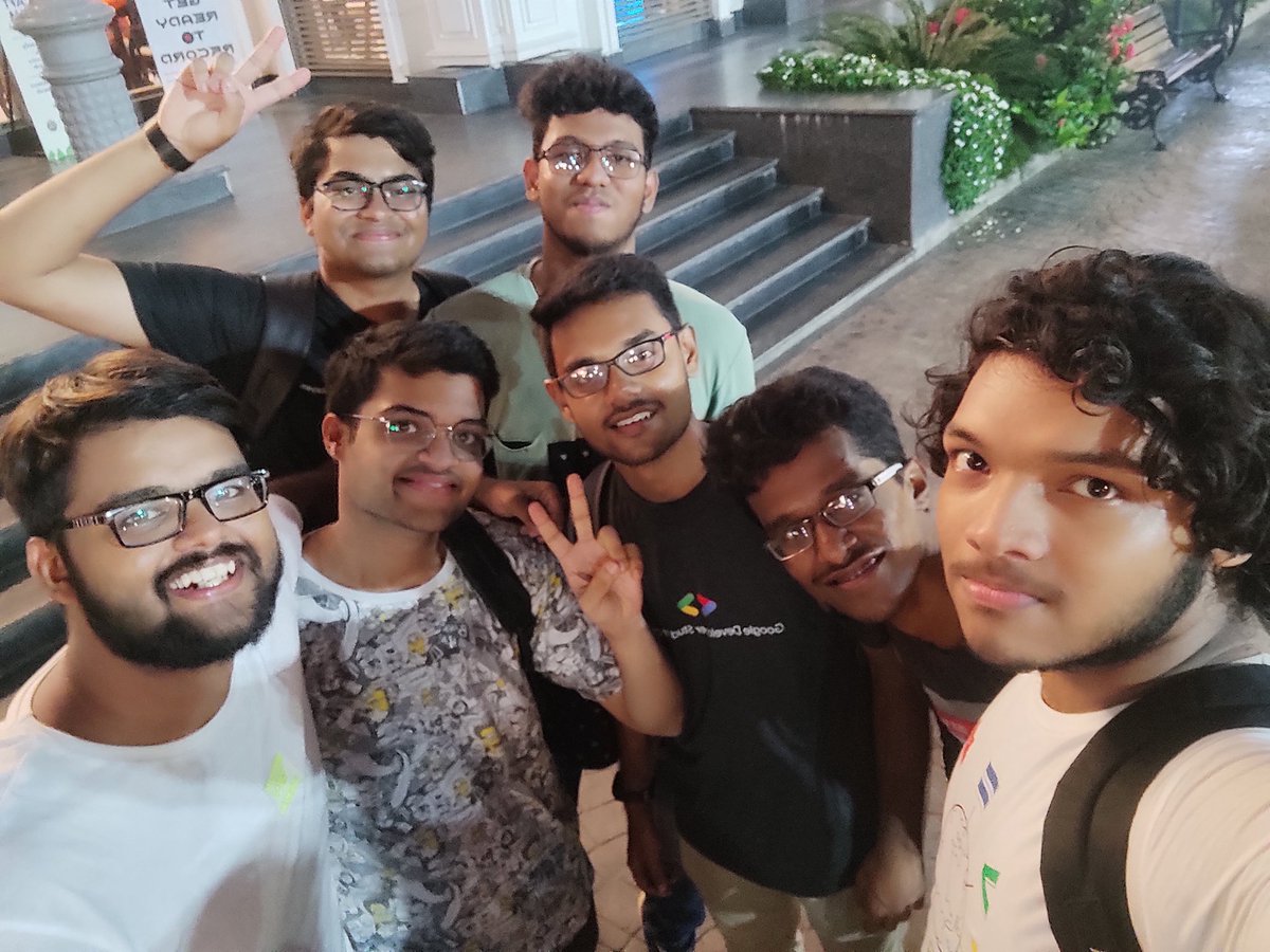 ayushmankumar7's tweet photo. Met many awesome people in and around Kolkata!! #githubTechtab #github #kolkata @GitHubEducation https://t.co/AU6eqvNCsg
