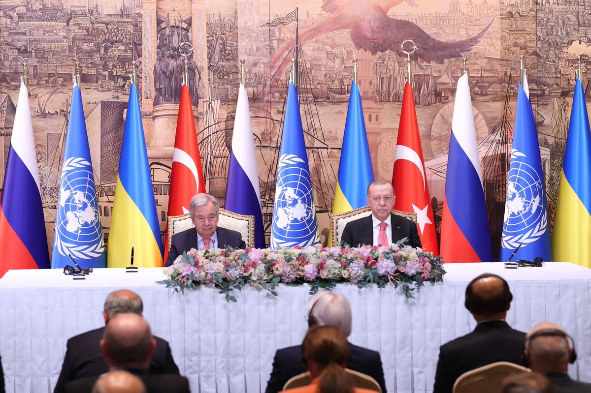 DostmMustafa's tweet photo. @RTErdogan "#Erdoğan olmasaydı tahıl krizini çözemezdik"

BM Genel Sekreteri #Guterres'ten Cumhurbaşkanı Erdoğan'a #Türkçe teşekkür: "Bu sürecin her aşamasında sizin ısrarlı çabalarınız sayesinde oldu. Bugün Karadeniz'de bir umut, olasılık, çare ışığı var."
🇹🇷💪🇹🇷❤️💪🇹🇷 https://t.co/KChta7YeHI