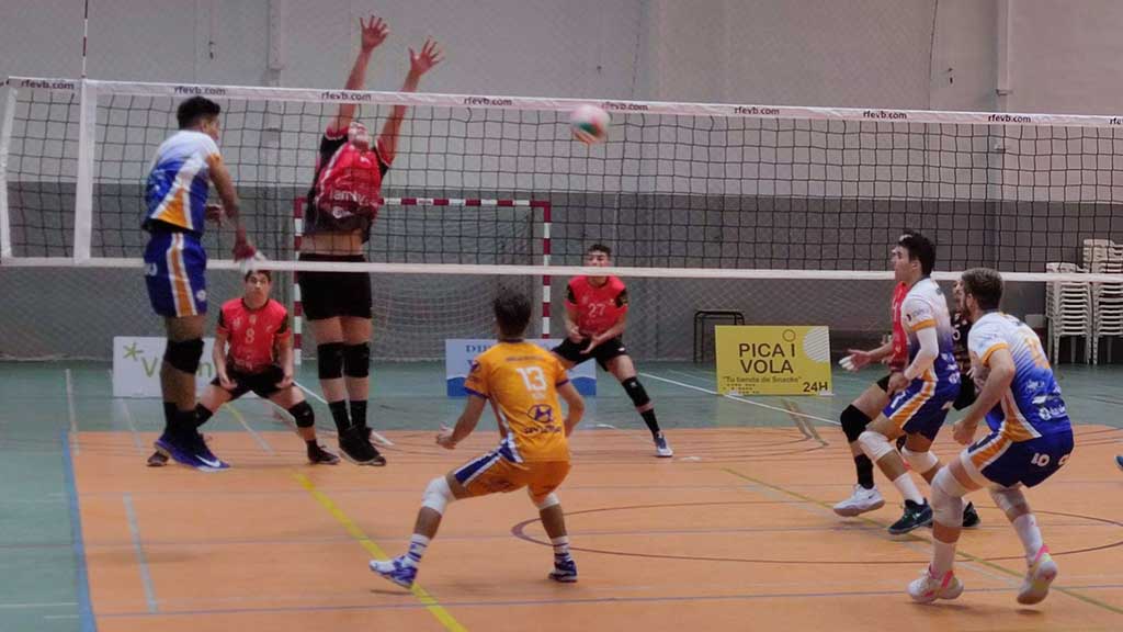 🏐 Possible variació en els grups de Superlliga 2 de voleibol masculí 

▶ LA NOTÍCIA: ebresports.cat/possible-varia…

<a href="/cv_roquetes/">Club Voleibol Roquetes</a> <a href="/FedVenVoleibol/">FVVoleibol</a> <a href="/AjRoquetes/">Ajuntament Roquetes</a> <a href="/IMaigi/">Iᐯᗩᑎ GᗩᖇᑕIᗩ ᗰᗩIGí 🎗</a> <a href="/VoleiCatala/">FCVb</a> <a href="/RFEVB/">Real Federación Española de Voleibol</a> <a href="/RoquetesCom/">Roquetes Comunicació</a> <a href="/esportcat/">Esports</a> <a href="/JoanBarbera7/">joanbarbera</a> <a href="/XimoRambla/">Ximo Rambla</a> #Roquetes #TerresdelEbre