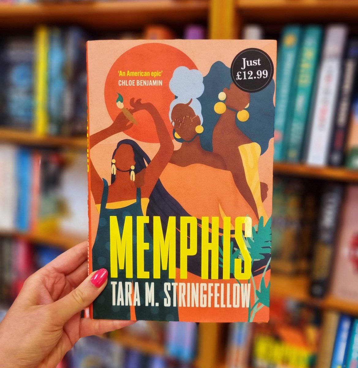 🥳WATERSTONES DEBUT FICTION PRIZE SHORTLIST!!🥳

@stringfellowtm's 'Memphis' is an evocative debut that delivers an epic yet intimate history of black womanhood, charting the story of three generations of women from a family in Memphis

Come pick up this sensational book now!!!
