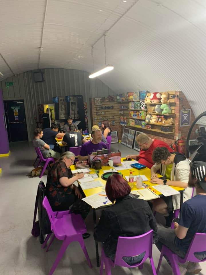GeekyJossh's tweet photo. Hi everyone at @GeekWarrington  on Thursday we had #minigeekandguardian and #retrogaming #dungeonsanddragons #yugioh #pool #3dprinting https://t.co/VlRGNv2LMe