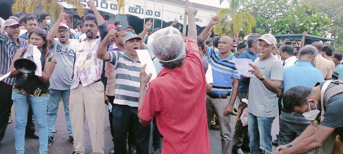 PAME_Greece's tweet photo. Protests of the workers and the people of #SriLanka continue
Our solidarity and support to #ICEU Union and the people of Sri Lanka https://t.co/hPc5xJwAh3