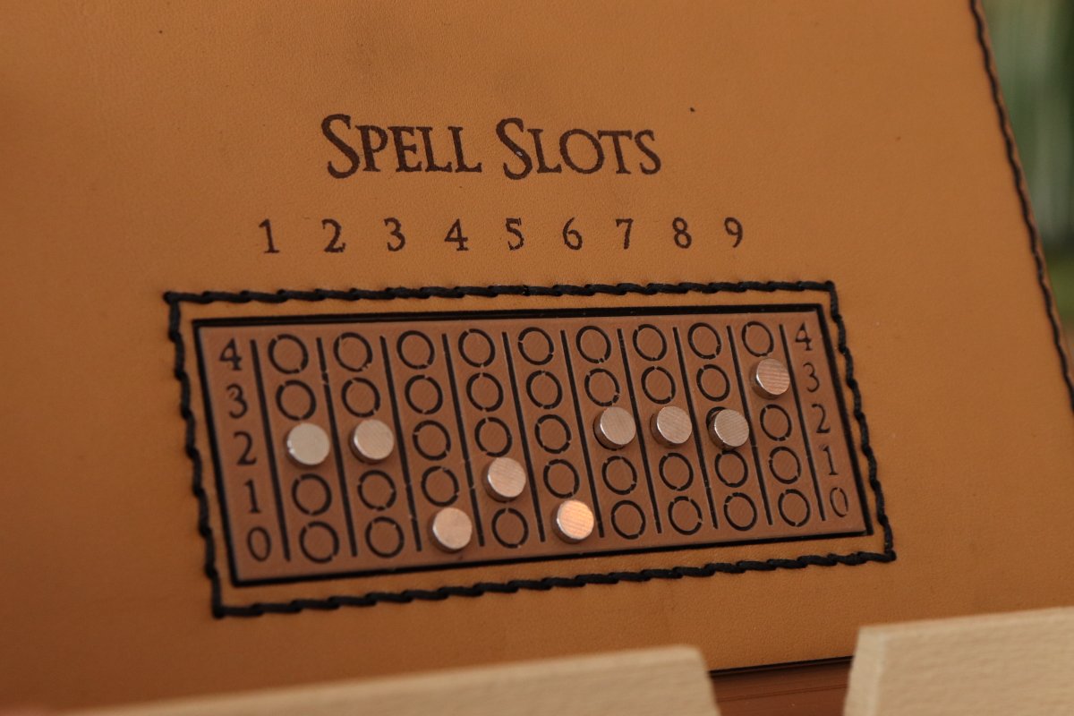 SpeechlessBard's tweet photo. βοΈSUMMER CLEAN-UP SALEβοΈ
This Sunday (24th June) at 8pm CET we will bring a number of items out for a flash sale!
Caster Compendia, leather notebooks and fancy dice scrolls, all ready to ship, plus a few slots for custom spell books and trackers π
#ttrpg #dnd #castercompendium https://t.co/Tg0AoktWDn
