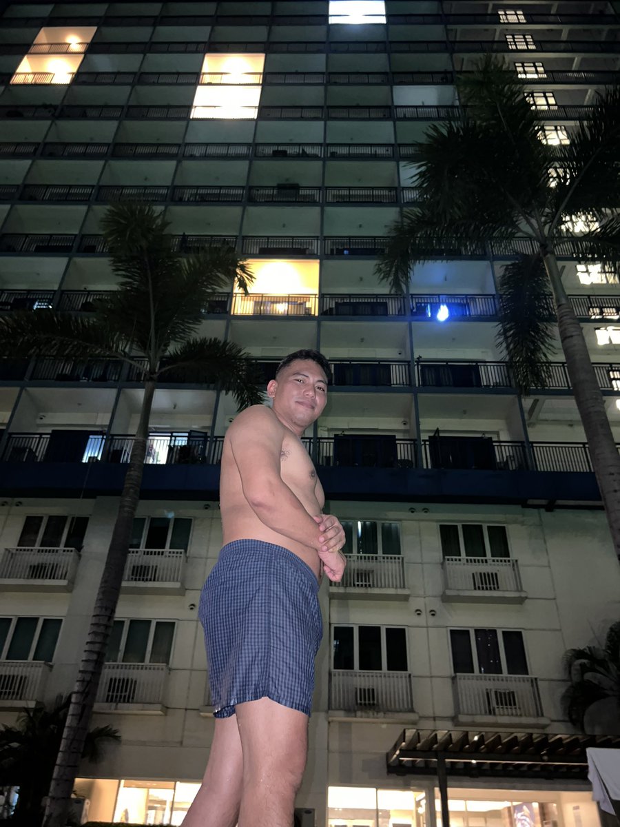 Lidzlva's tweet photo. #SeaResidenceTowerMoa https://t.co/PHuxGoLlGa