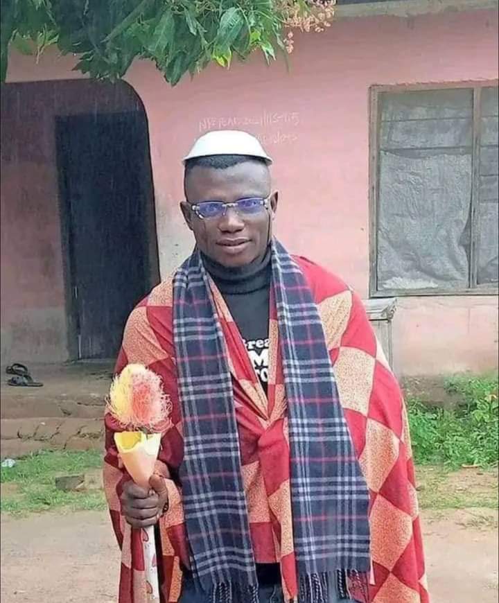 ayemojubar's tweet photo. #APCBishopChallenge
https://t.co/qrUqYI9sAq