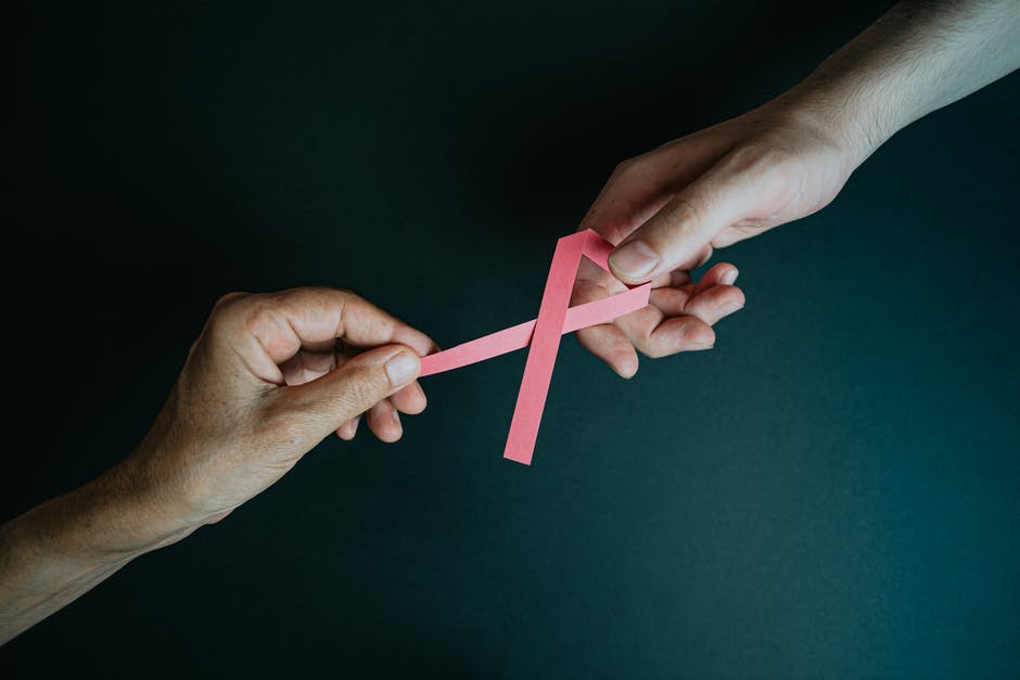 Sci_Mindfulness's tweet photo. A new study shows that mindfulness yoga + standard intervention for women with early-stage breast cancer performed better than standard treatment alone for anxiety, depression, and health-related quality of life. It didn't improve pain nor fatigue. https://t.co/XyUF5Xx77I https://t.co/Xacb8wr1sc