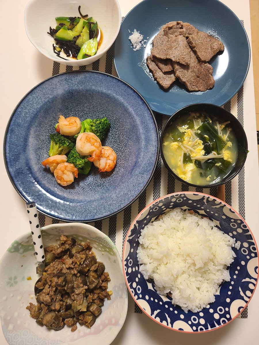 x84228200's tweet photo. 今から飯。。。
豪華🥺
仕事5時半からフル稼働なんやけど❤
毎日色んな仕事舞い込んでくるなぁ
ありがたやぁ https://t.co/80cIrQm148