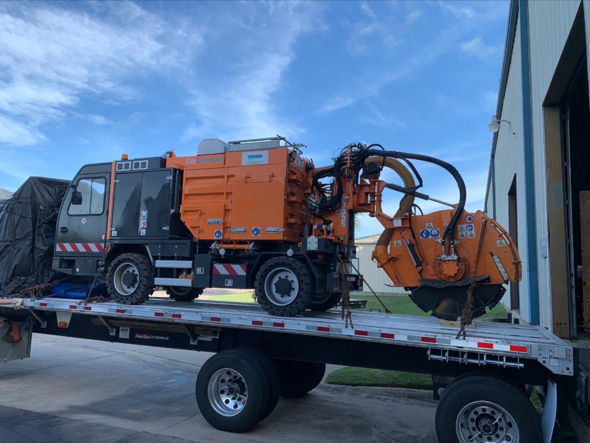 This #CityCleanfast is going to Alaska and is ready to do some #urban work!

#microtrenching #citywork #trenching