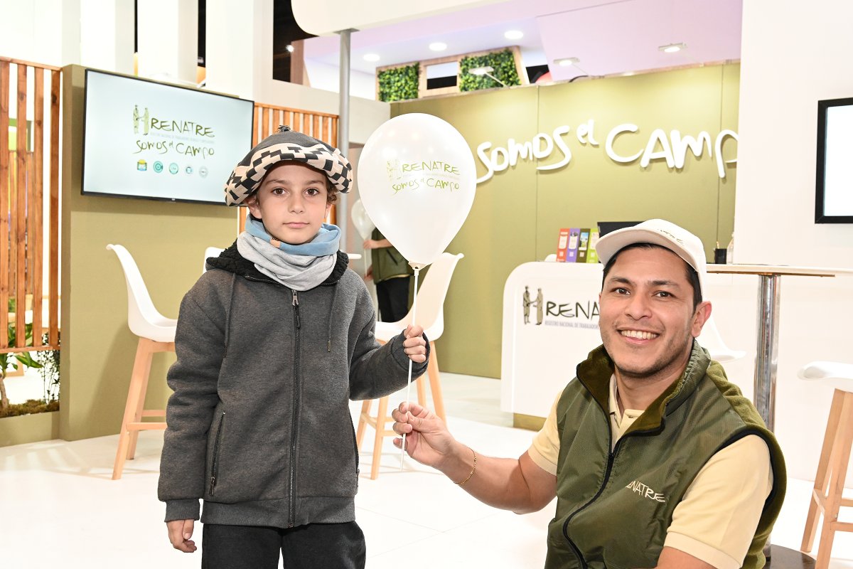 renatreinforma's tweet photo. Pasá por nuestro Stand en la #ExpoRural22 y conocé el #ProgramaCRECER que busca contribuir con el desarrollo integral de niños, niñas y adolescentes, 👨🌾👩🌾 https://t.co/ld57vaDBOe