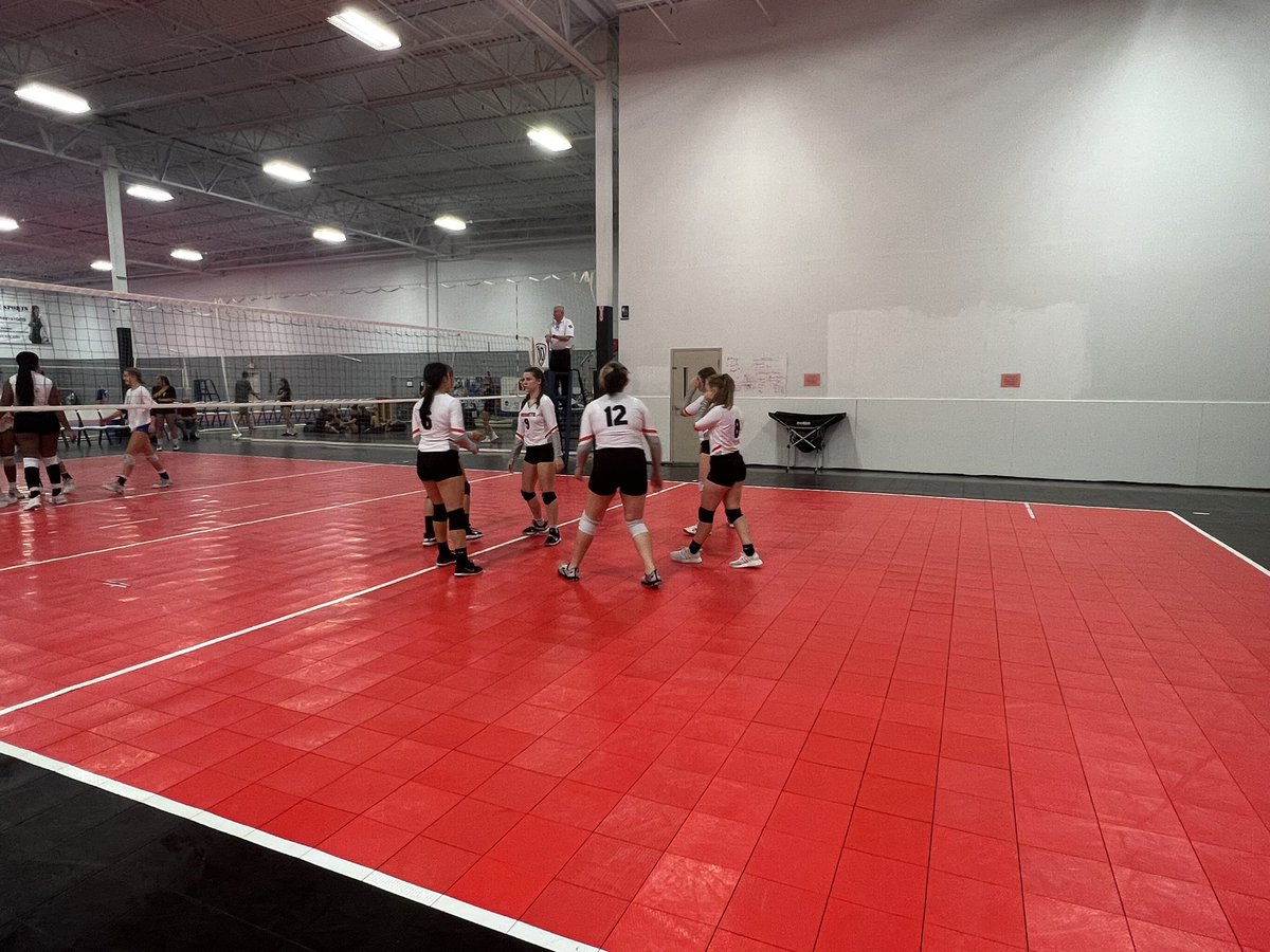BGHS_Volleyball's tweet photo. Game one is officially on! #BGHSVB #SumnerShowdown #Together #Beechgrovesports #Wecandoit https://t.co/ozWgd5FTZt