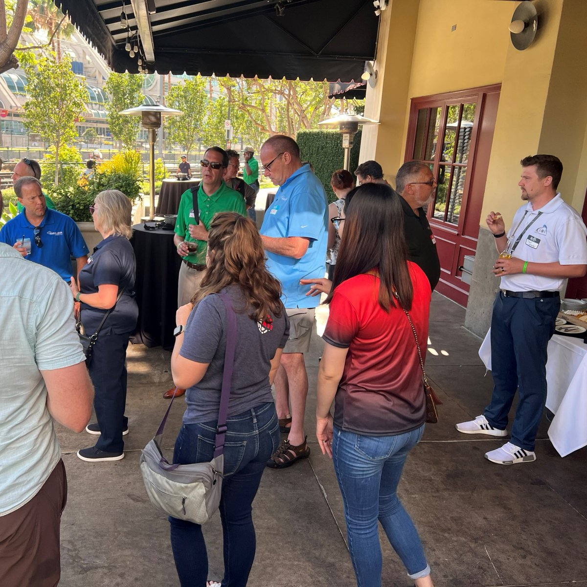 LaserTechInc_'s tweet image. We had a great time catching up with old friends &amp;amp; meeting new people at #EsriUC 2022 

Attendees who might’ve missed a chance to visit our booth &amp;amp; anyone with new questions for our experts are invited to get in touch anytime: lasertech.com/contact-us/ 

#EsriUserConference