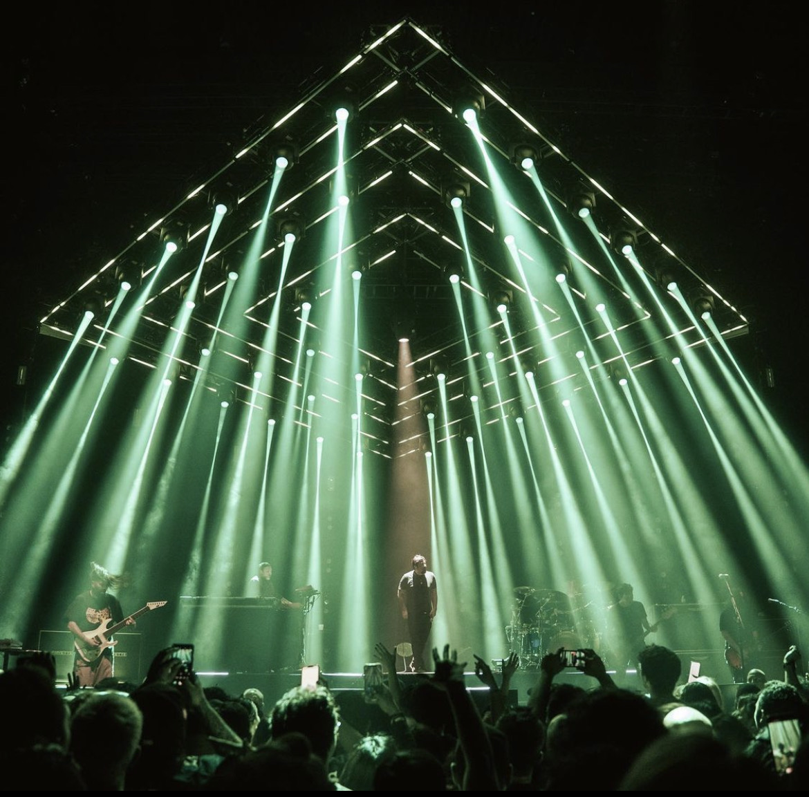 ClayPakyNews's tweet image. Claypaky #Xtylos and #ReflectXion Help Lighting Designer Jon Eddy Give a Standout Look to Deftones North American Tour cutt.ly/Xtylos_and_Ref…