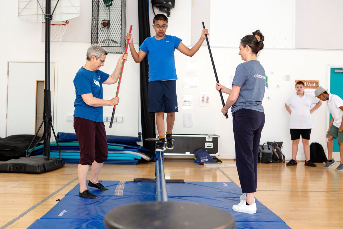 . <a href="/srs_islington/">Samuel Rhodes School</a> had a fantastic time trying out circus skills with <a href="/NationalCircus/">The National Circus</a> for the #11By11Festival!

Inspiring the next generation of circus performers, the National Centre For Circus Arts offers a range of activities to engage local young people: orlo.uk/bew1A