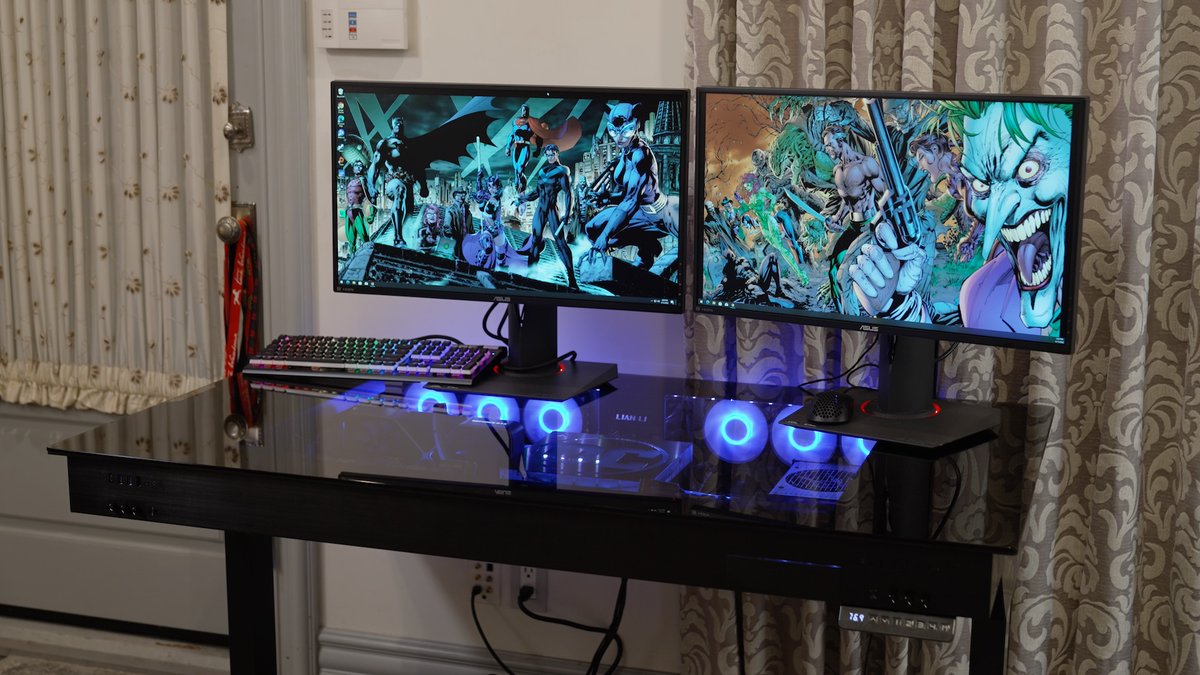GlobalLianli's tweet photo. So many details in this DC themed DK-05 desk PC for the legendary Jim Lee https://t.co/mcL2NTREh7

#LIANLI #dk05 #dccomics #deskpc #pcmasterrace #customwatercooling #rtx3090ti #pcaddicts #pc #Computer #RGB #pcbuild #PCGamers #CustomPC #gamingrig  #Setups #techworld #gamingsetups https://t.co/q7dewASKIp