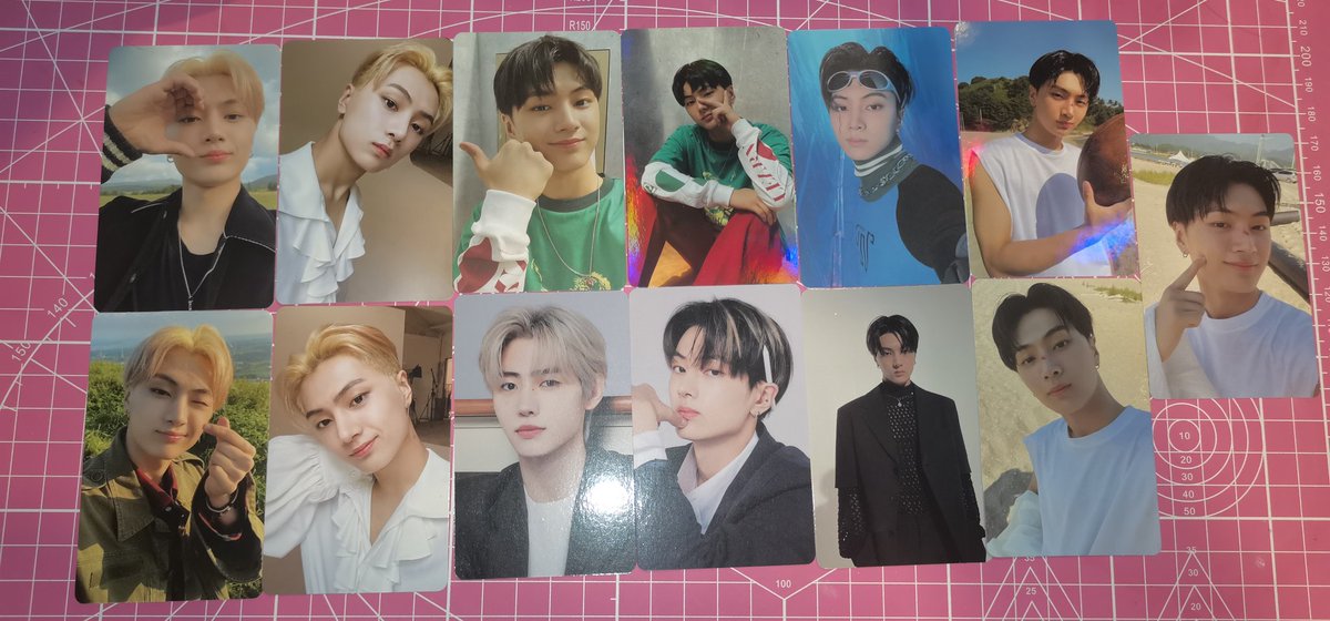 _Hyoyeon20's tweet photo. @07jeoncart 3k na lang po sold as set (can look ng kashare) https://t.co/OBCzeembWa