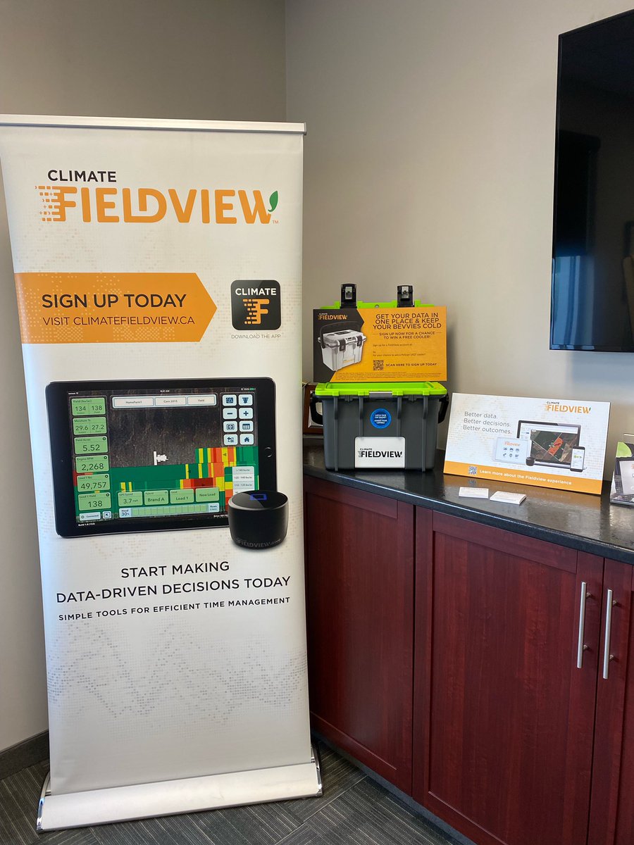 farquhas's tweet photo. We’re running a cooler draw @StratfordFarmEq for new @FieldViewCanada signups and our existing customers! https://t.co/5vPHe5m4Pc