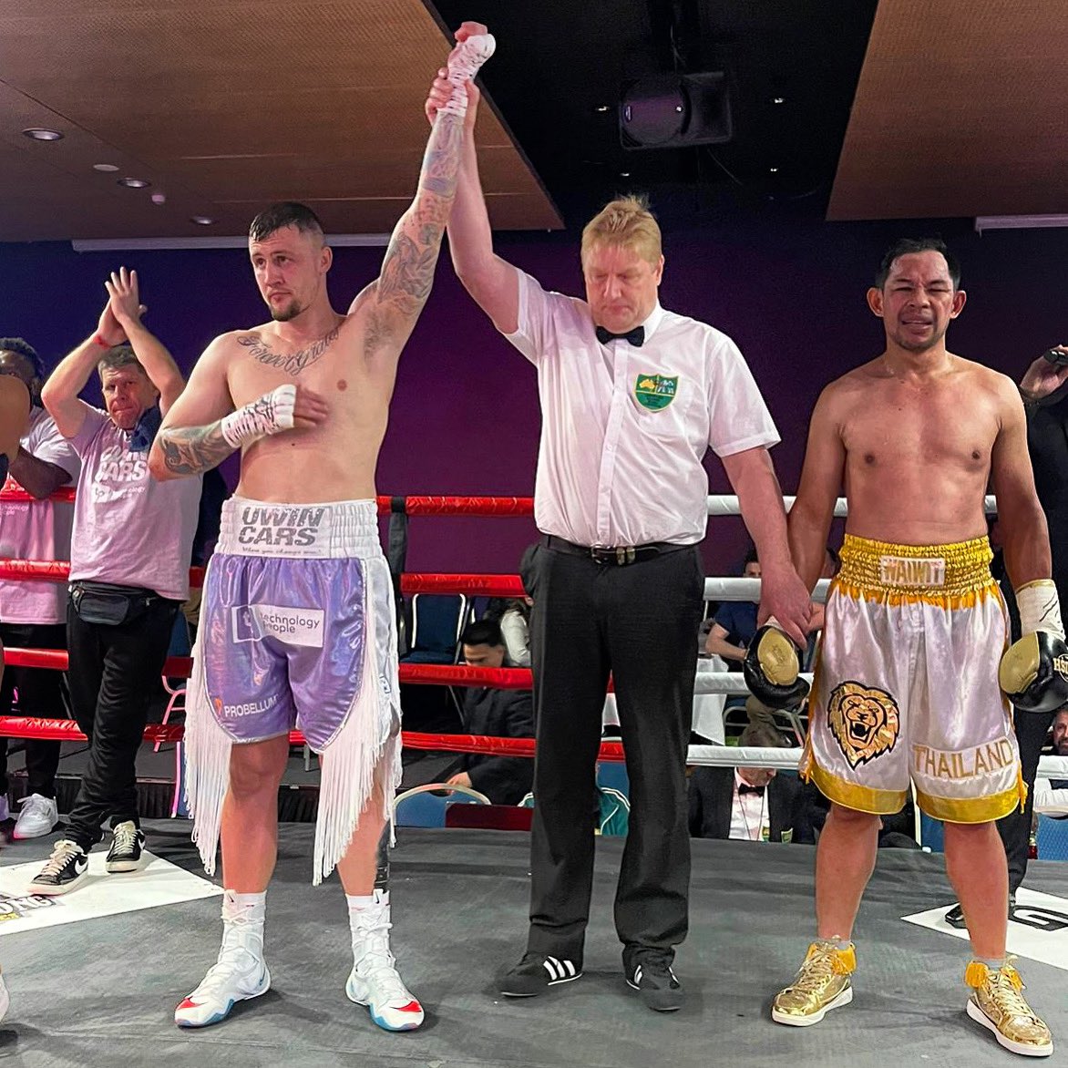 JACK BOWEN MOVES TO 7-0 AFTER A 2ND ROUND TKO OVER NAREERUK TONIGHT IN BRISBANE 🥊🔥🇦🇺

#JackBowen #TheBoxingShop 

<a href="/JackBowennn/">“The Gentleman” Jack Bowen</a> <a href="/Theboxingshop/">🥊Gareth Williams⭐TBS 🏆BBB🥊</a> <a href="/mjaltamura/">Mike Altamura</a>