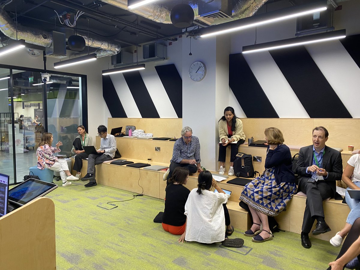 GeorgeInstUK's tweet photo. To round off a fantastic 3 days of #GeorgeThink we heard from 3 of our rising ⭐️ PhD students on their research followed by brainstorming their #impactjourney 💡🤩 https://t.co/UNP0ygV6iy