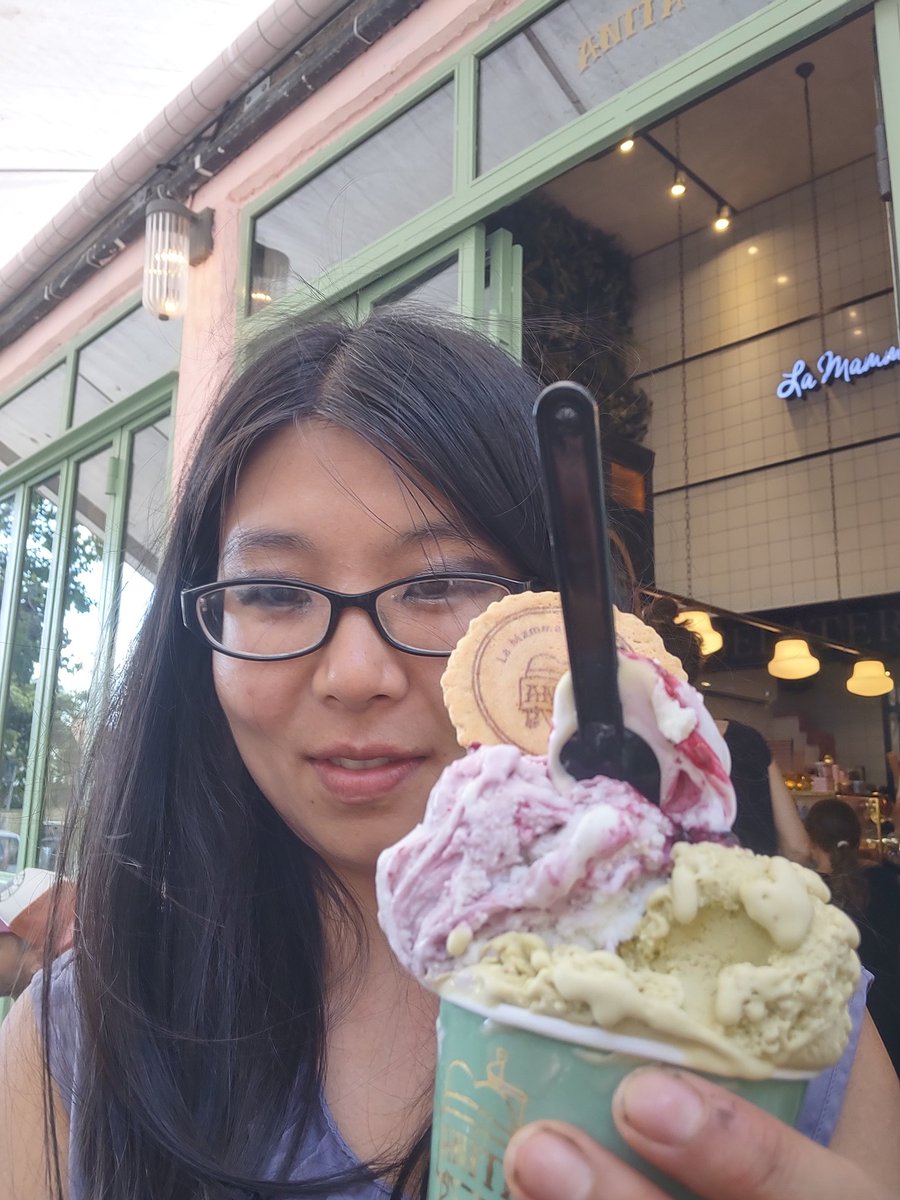 jenniferguo's tweet photo. Having amazing gelato at the end of an intense week of digging at Tel Azekah #JenGuosToIsrael #ImDiggingIt https://t.co/mqZGGHarE5